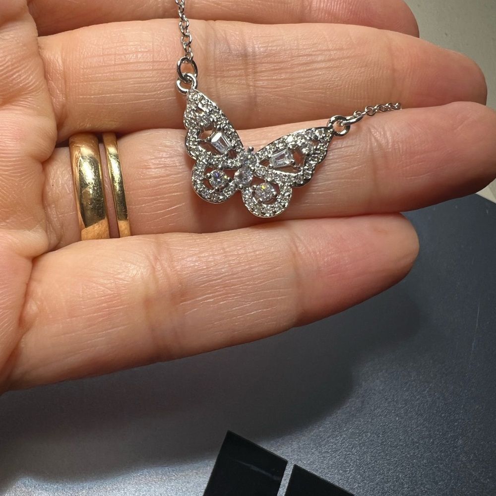 Butterfly Pendant Necklace Fashion Jewelry